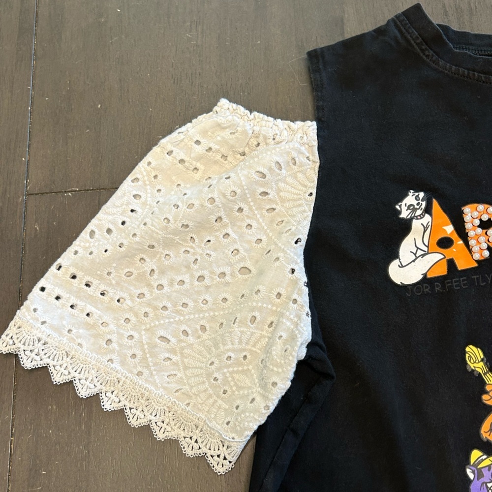 Disney Aristocats Upcycled Shirt Cold Shoulder Eyelet Lace Puff Sleeve Blk Cat L - Picture 8 of 9